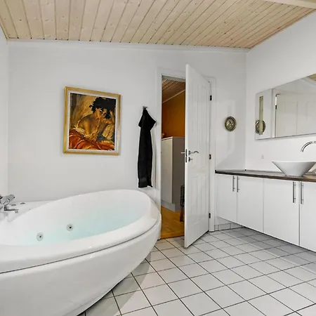 Feriehus 3 Bedroom Lovely In *