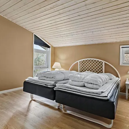 3 Bedroom Lovely In Casa vacanze Glesborg