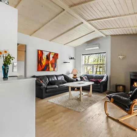 3 Bedroom Lovely In Glesborg