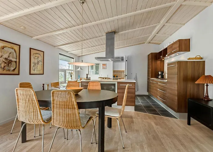 3 Bedroom Lovely In * Glesborg