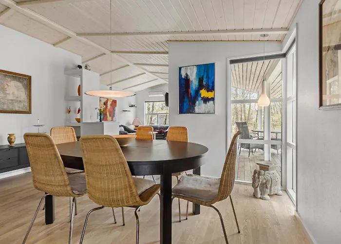 3 Bedroom Lovely In בית נופש