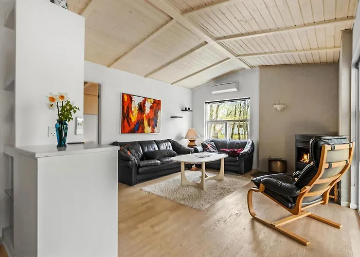 3 Bedroom Lovely In Glesborg